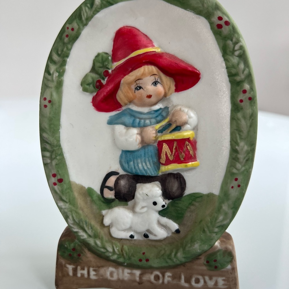 VTG Jasco 1979
Hand Painted Bisque Lamb Cameo